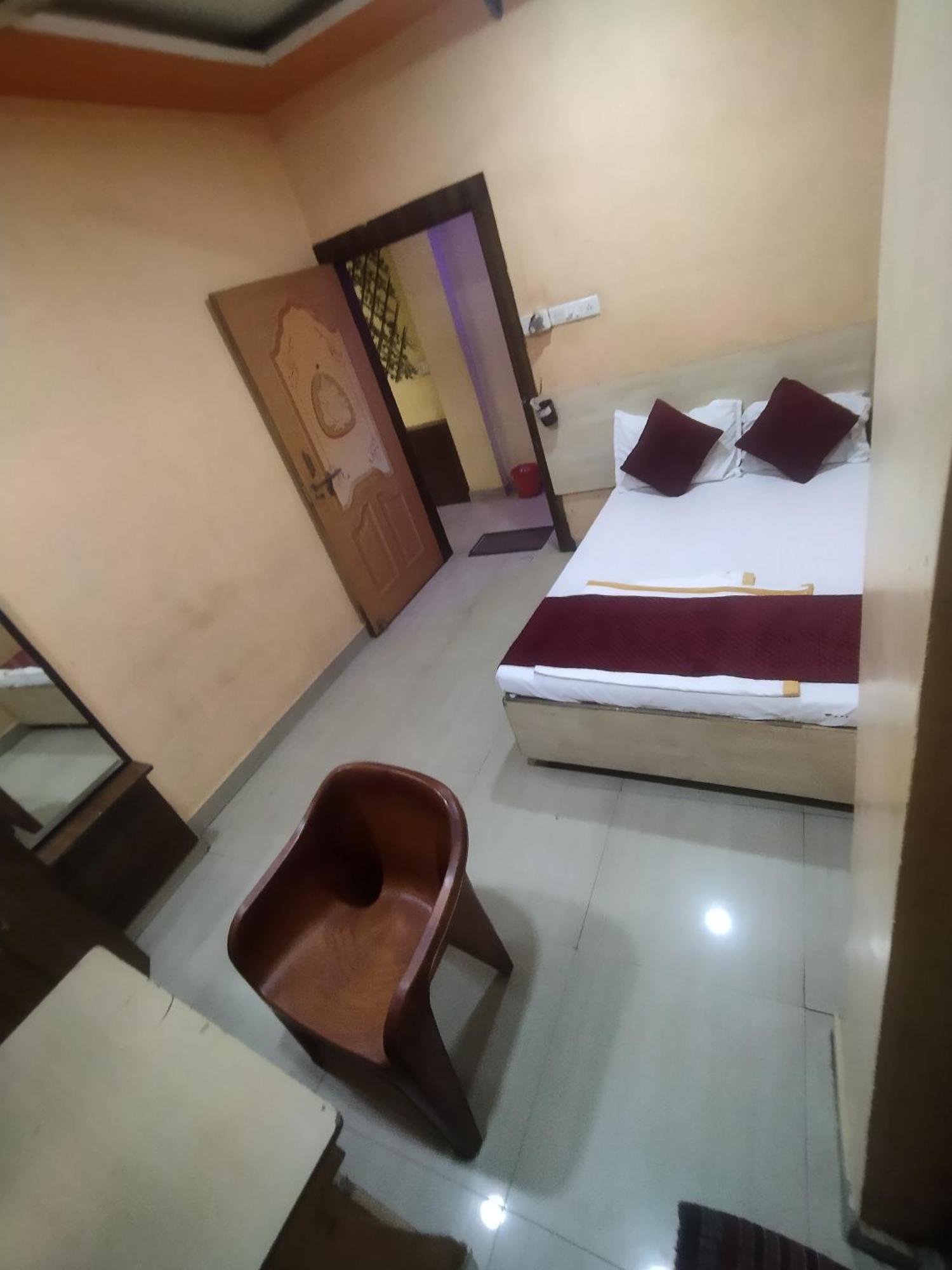Hotel Thakur Ji Bhopal Esterno foto